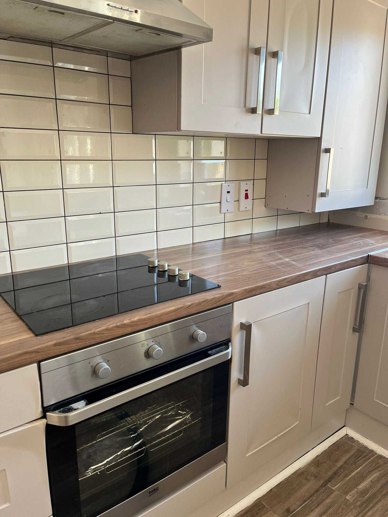 Kitchen splashback tile installation